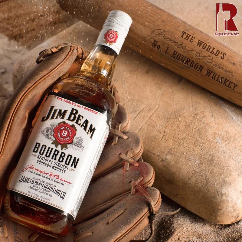 Jim Beam White Label là sự cân bằng giữa vị ngọt, vị cay và hương khói