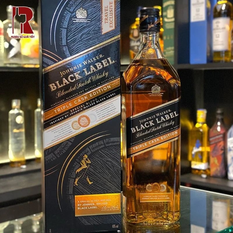 Johnnie Walker Black Label Triple Cask Edition có vị ngọt nhẹ, cân bằng và mềm mại