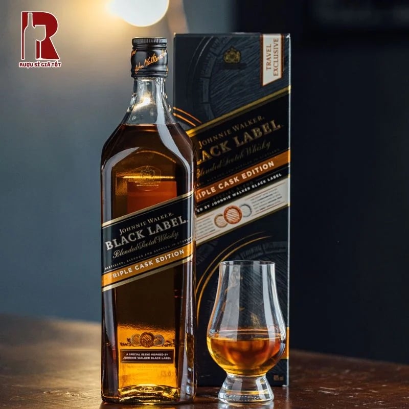 Johnnie Walker Black Label Triple Cask Edition được ủ trong 3 thùng gỗ khác nhau, mang đến hương vị độc đáo