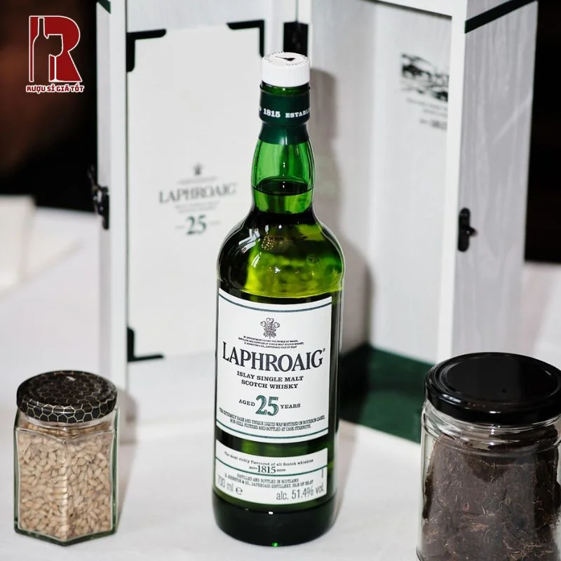 Mua rượu Laphroaig 25 giá rẻ chính hãng