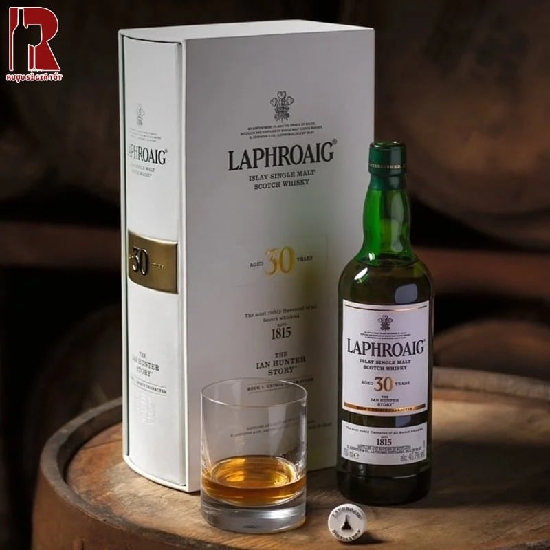 Laphroaig 30 là một trong những chai whisky quý hiếm và được đánh giá cao nhất thế giới