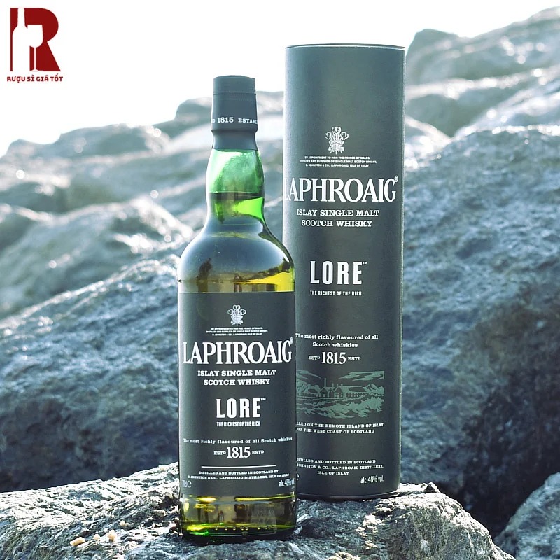 Laphroaig Lore là chai rượu có hương phong phú nhất từ hãng Laphroaig