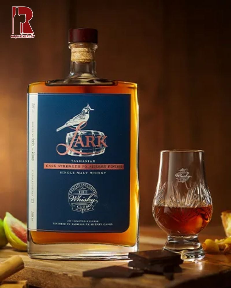 Rượu Lark Classic Strength