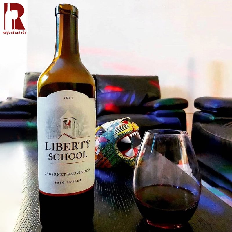Vang Liberty School Cabernet Sauvignon hoàn hảo cho các buổi tiệc