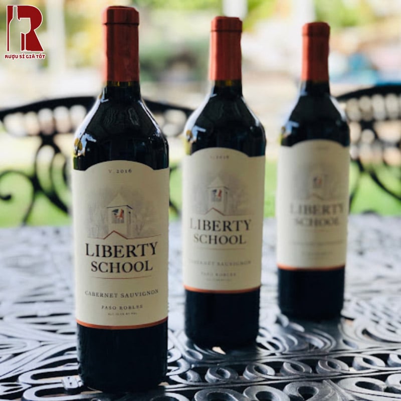 Vang Liberty School Cabernet Sauvignon thơm nồng nàn