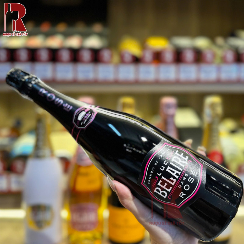 Luc Belaire Rare Rosé sở hữu màu rượu hồng ruby lấp lánh và sang trọng