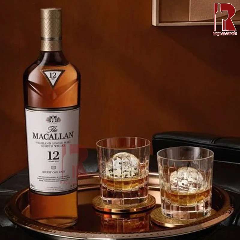 Rượu Macallan 12 Sherry Oak Cask có màu vàng hổ phách nhàn nhạt, quyến rũ và quyền lực