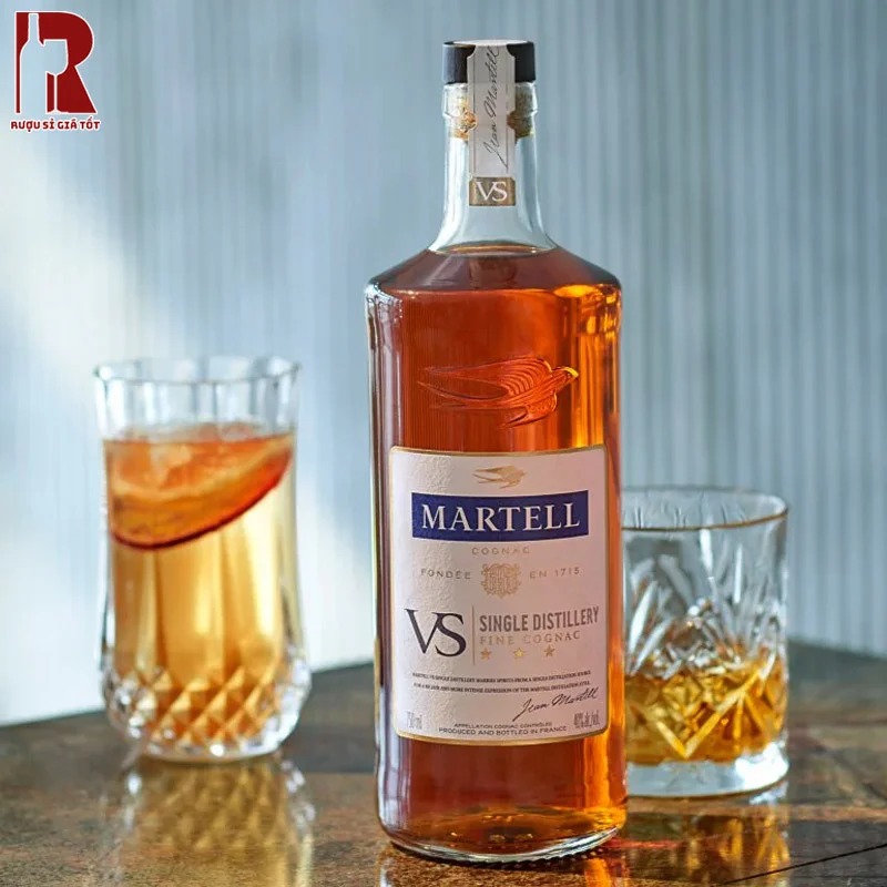 Rượu&nbsp;Martell VS mang đến hương vị êm dịu và thanh lịch, phù hợp đi kèm với các món Âu