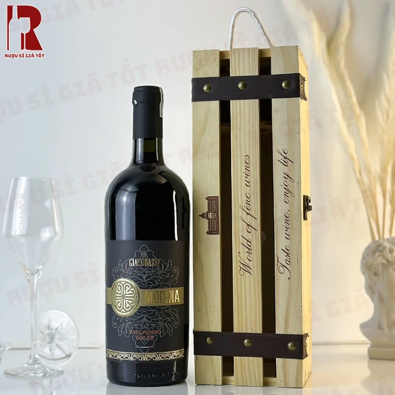 Modina Giacobazzi ghi điểm với vị rượu đậm đà và vị chát mềm mại