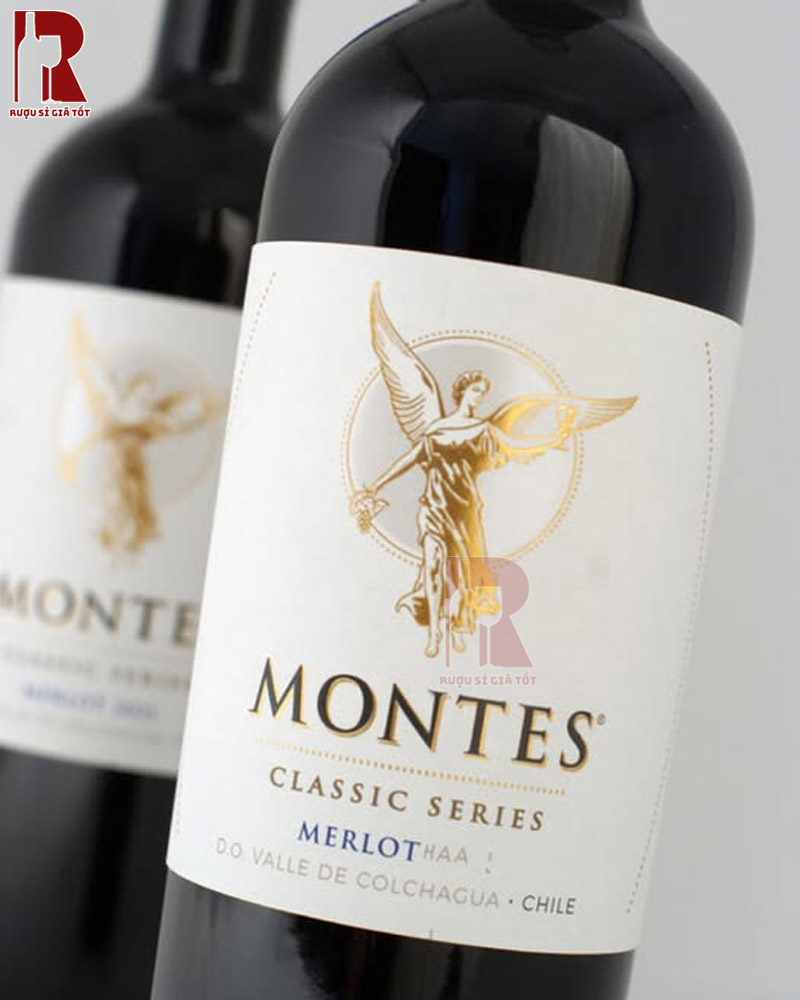 Montes Classic Series Merlot có vị rượu khá mềm và dễ uống, phù hợp cho các buổi gặp mặt vào cuối tuần