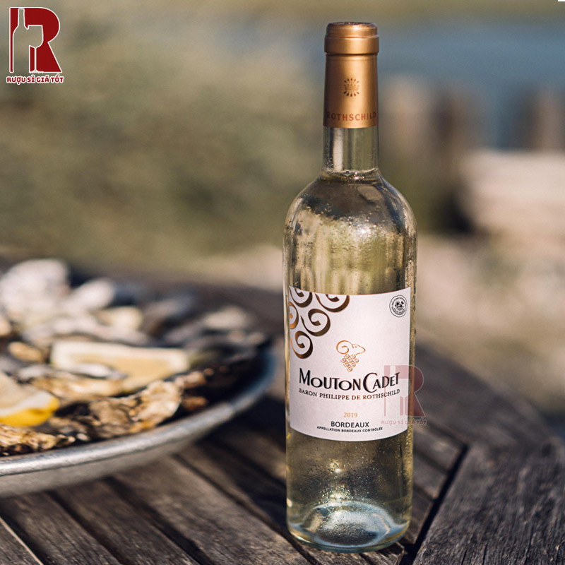 Rượu Baron Philippe de Rothschild Mouton Cadet Blanc thanh tao, nhẹ nhàng và dễ uống