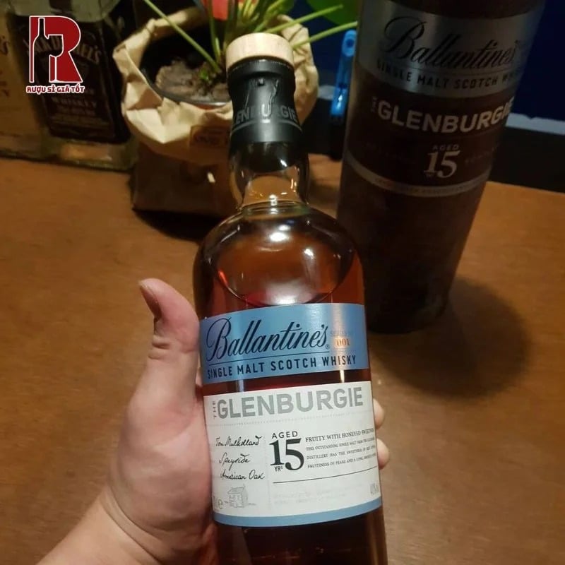 Rượu Ballantine’s Glenburgie 15 Year Old được ủ trong các thùng gỗ sồi chất lượng cao