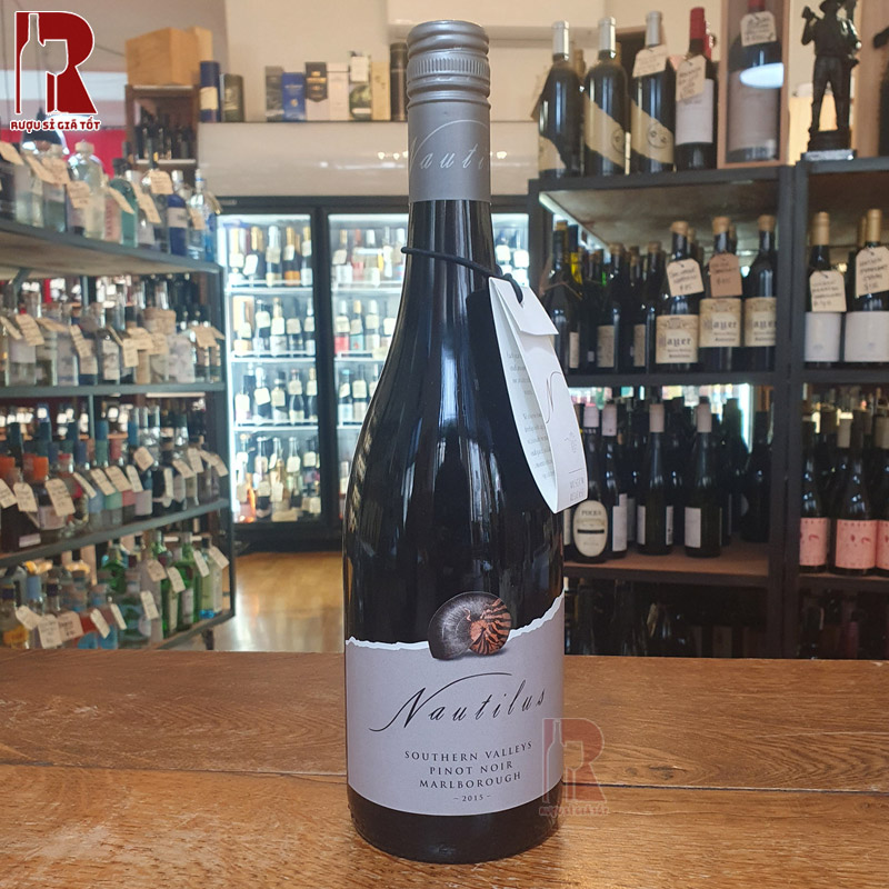 Vang Nautilus Pinot Noir đem đến vị trái cây chín mọng