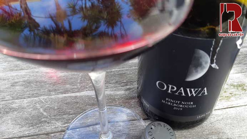 Rượu Vang New Zealand Đỏ Opawa Pinot Noir dễ uống những vẫn đầy chiều sâu