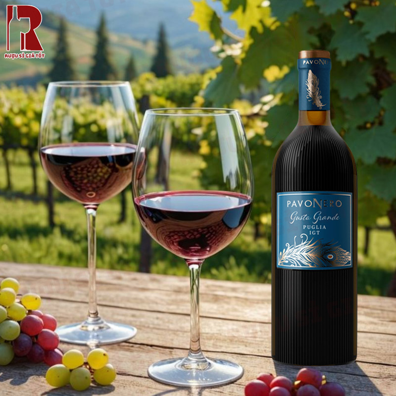 PavoNero Gusto Grande Rosso Puglia IGT nên được ướp lạnh ở nhiệt độ 16 - 18°C để có hương vị tốt nhất