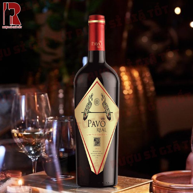 Pavo Real Limited Edition mang theo biểu tượng con công đầy kiêu hãng và quyền quý