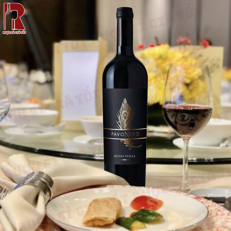 PavoNero Rosso D’Italia phù hợp đi kèm các món châu Âu như mì Ý, bò hầm, pate