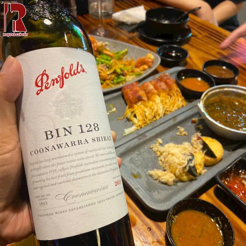 Quy trình sản xuất Penfolds Bin 128 Shiraz được giám sát và pha trộn bởi những chuyên gia hàng đầu của Penfolds nhằm đảm bảo chất lượng