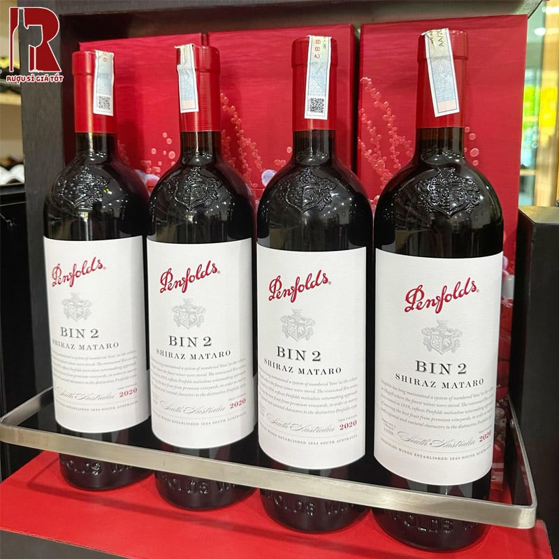 Penfolds Bin 2 Shiraz Mataro đem đến vị rượu mạnh mẽ, cổ điển nhưng vẫn đầy tinh tế