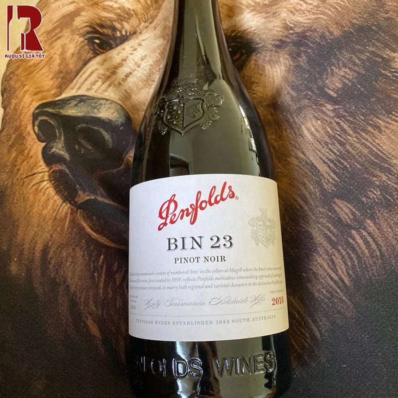 Penfolds Bin 23 Pinot Noir phù hợp với các món ăn ít gia vị, các món hải sản