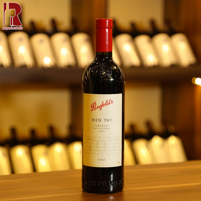 Penfolds Bin 707 Cabernet Sauvignon sở hữu cấu trúc vững chắc và các lớp mùi hương đa tầng