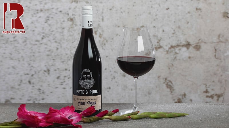 Rượu Pete’s Pure Pinot Noir thanh lịch và đậm đà