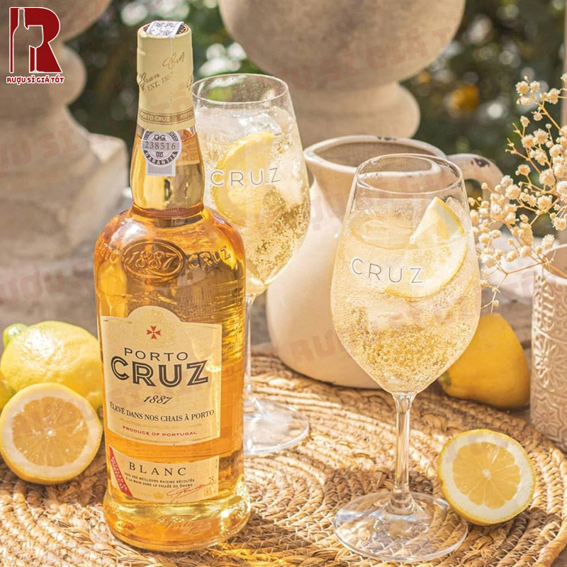 Porto Cruz White đem đến vị trái cây rõ ràng và các cấu trúc vững chắc