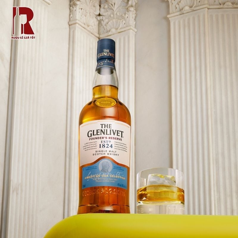 Chai Glenlivet Founder's Reserve Cognac Casks thể hiện sự tưởng nhớ của hãng cho nhà sáng lập