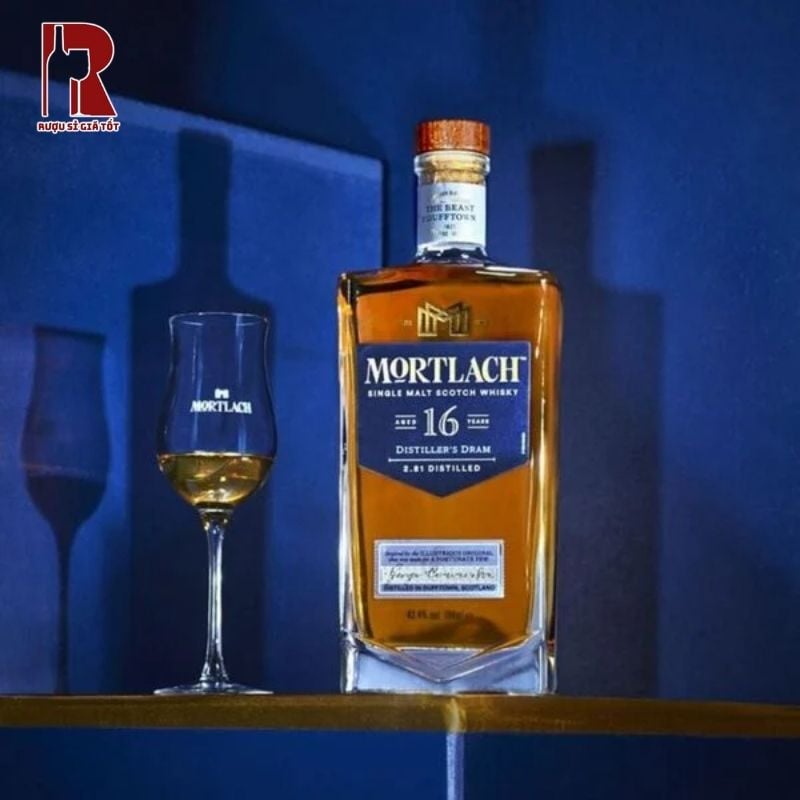 Mortlach 16 sẽ đem đến trải nghiệm rượu tròn đầy, đậm đà và lôi cuốn thực khách