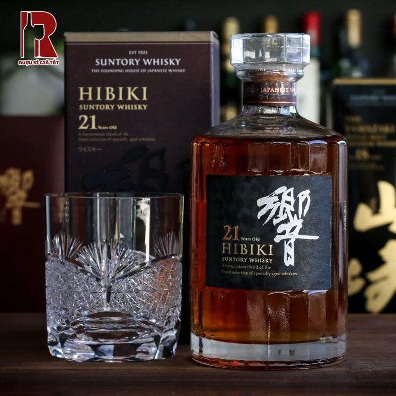 Rượu Blended Japanese Whisky Hibiki 21 thượng hạng và đã đạt được nhiều giải thưởng danh giá