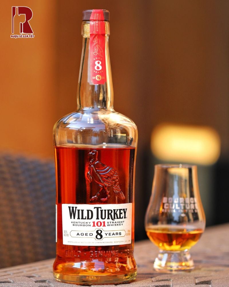 Wild Turkey 8 Năm 101 sang trọng và trầm ấm