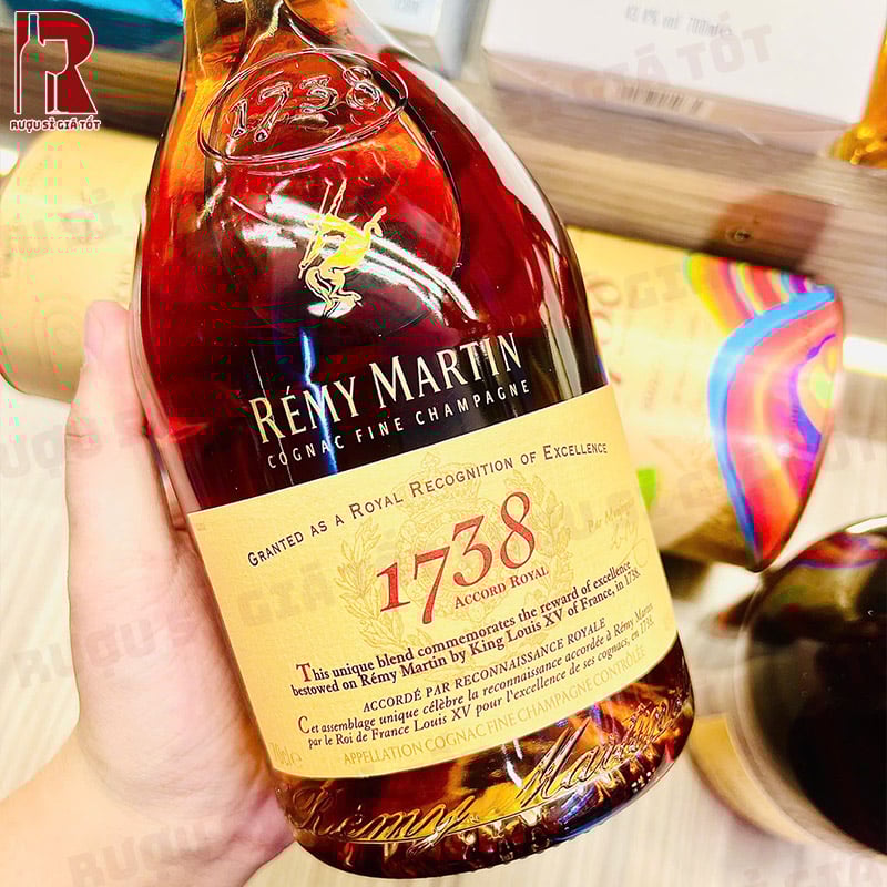 Mua hộp quà rượu Tết Remy Martin 1738 Accord Royal giá rẻ