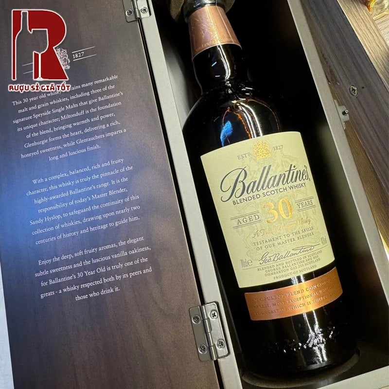 Rượu Ballantine's 30 năm là một trong những chai rượu quý hiếm nhất của hãng