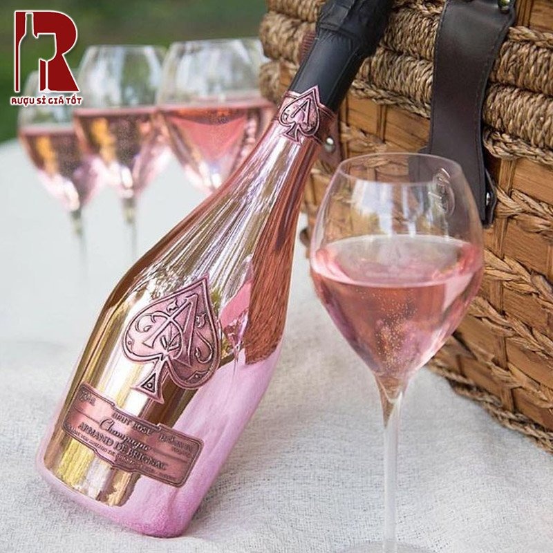 Mua rượu champagne Armand de Brignac giá tốt