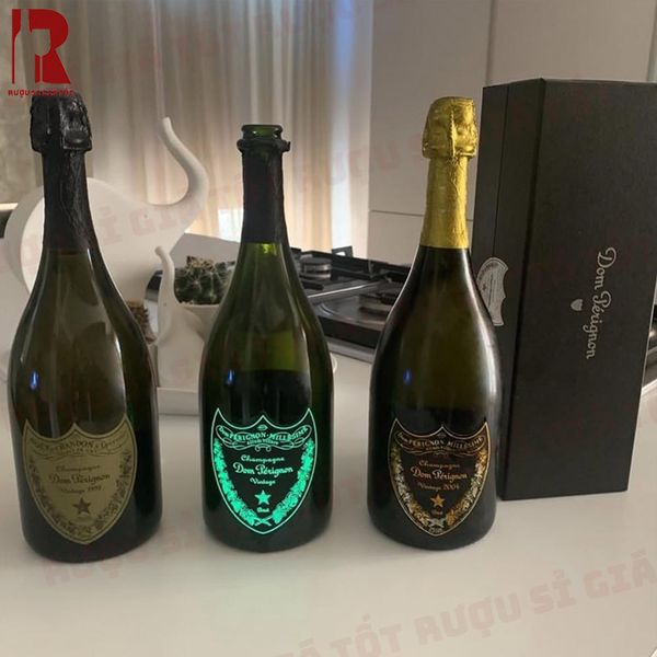 Rượu Champagne Dom Pérignon khai tiệc