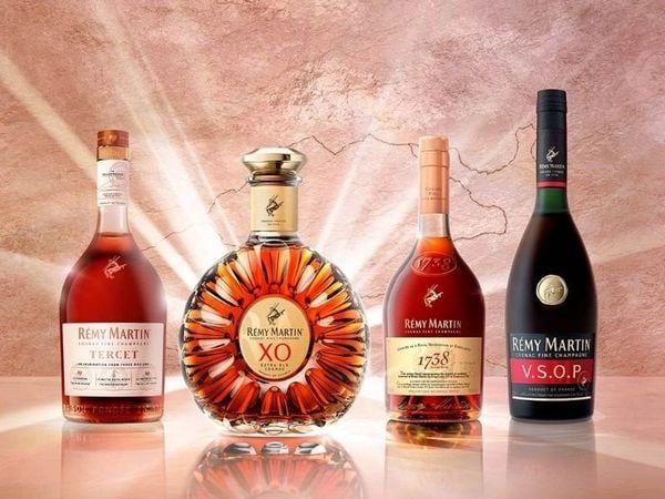 Rượu Cognac là tên gọi của rượu mạnh có truyền thống sản xuất từ vùng Cognac nước Pháp