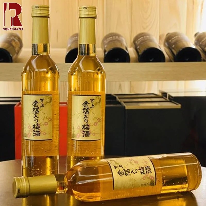 Rượu mơ vẩy vàng Choya Kikkoman có hương vị ngọt thanh và chua nhẹ sảng khoái