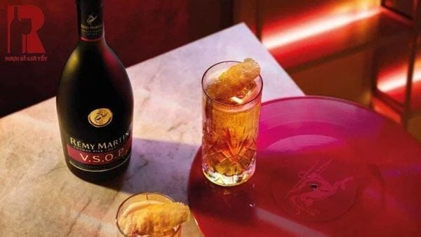 Tìm hiểu rượu Remy Martin VSOP 1724 giá bao nhiêu?