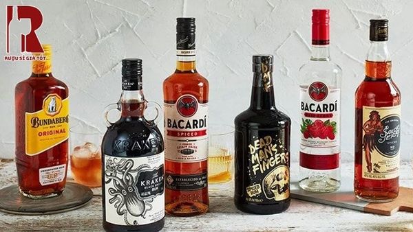 Rum là loại rượu mạnh được chế biến từ mật mía hoặc rỉ đường đã lên men