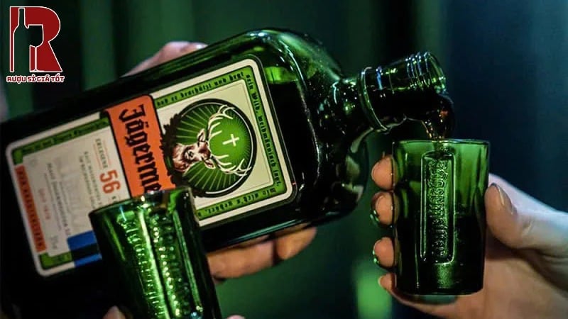 Rượu thảo mộc Jagermeister là biểu tượng của nghệ thuật pha chế rượu từ Đức