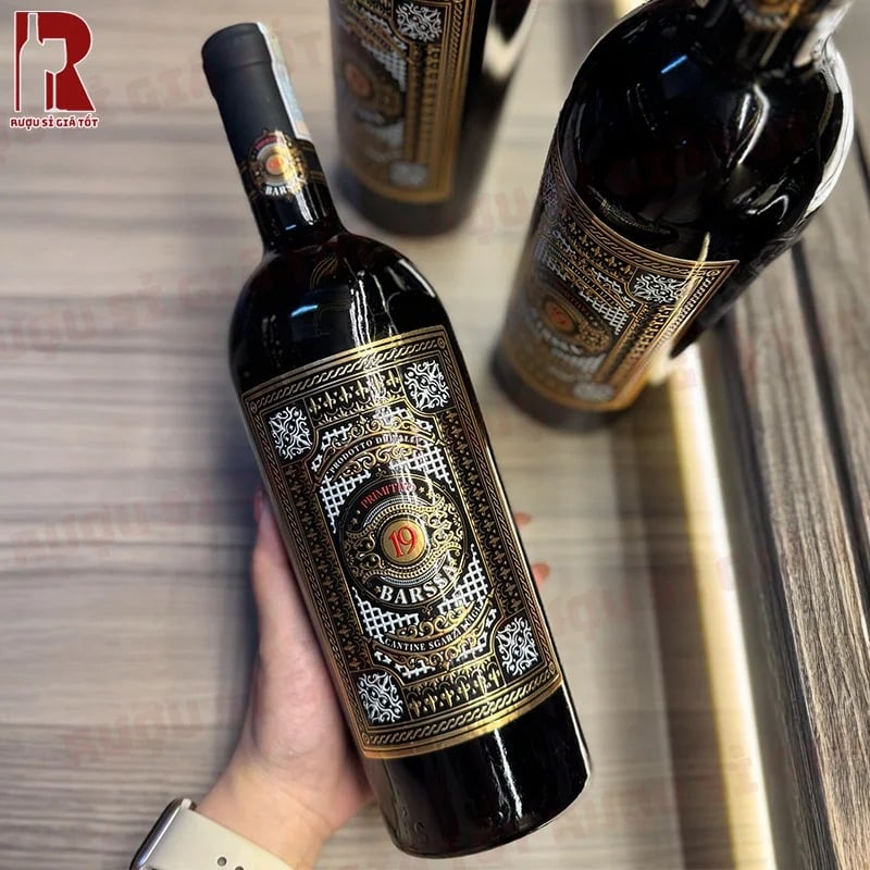Rượu Vang Ý Đỏ Barssa Primitivo gây ấn tượng nhờ hương vị đầy đủ và hài hòa cùng hậu vị kéo dài
