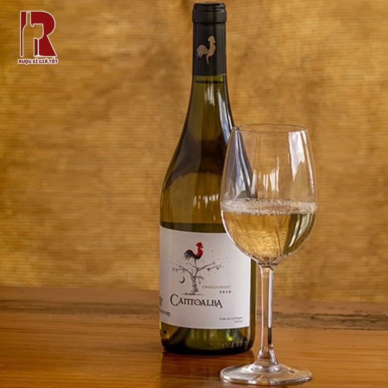 Rượu vang trắng Cantoalba Chardonnay được làm từ những trái nho chardonnay cao cấp và thu hoạch thủ công nhằm giữ nguyên hương vị