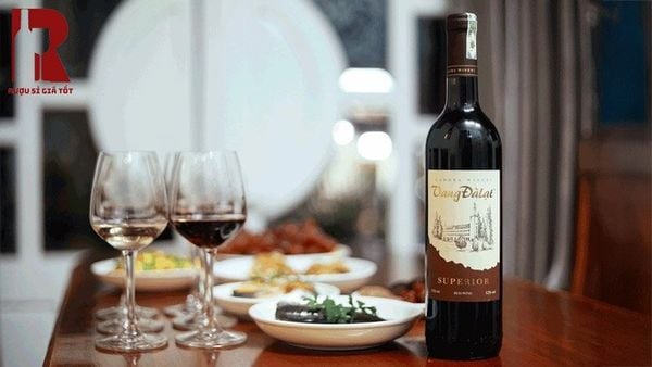 Rượu vang Đà Lạt Superior và Premium giá từ 105.000 đồng