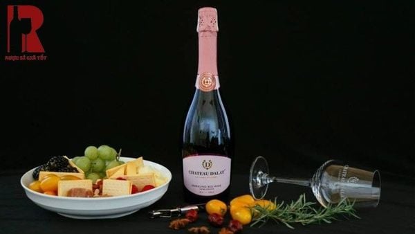 Giá rượu vang sủi Chateau Dalat Sparkling chỉ từ 150.000 đồng