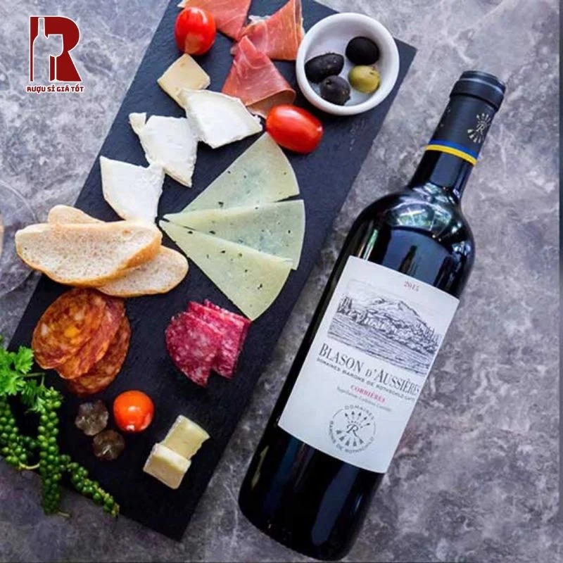 Rượu vang Pháp DBR Lafite Blason d'Aussieres chứa trong mình hơn 150 năm lịch sử thành lập và hoạt động của hãng