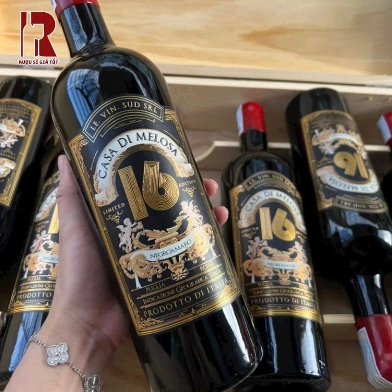Rượu vang Casa Di Melosa 16 Độ Negroamaro có vị rượu mạnh mẽ và chát đậm đà