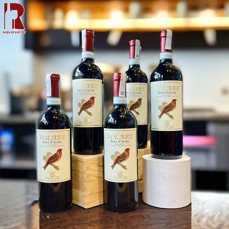 Rượu vang Ý đỏ Paolini Volare Merlot gây ấn tượng với hương vị tinh tế và đậm đà