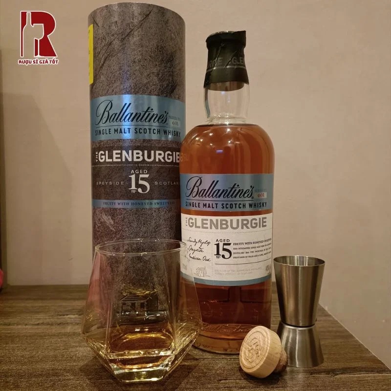 Rượu Ballantine’s Glenburgie 15 Year Old là chai whisky cao cấp với hậu vị mượt mà