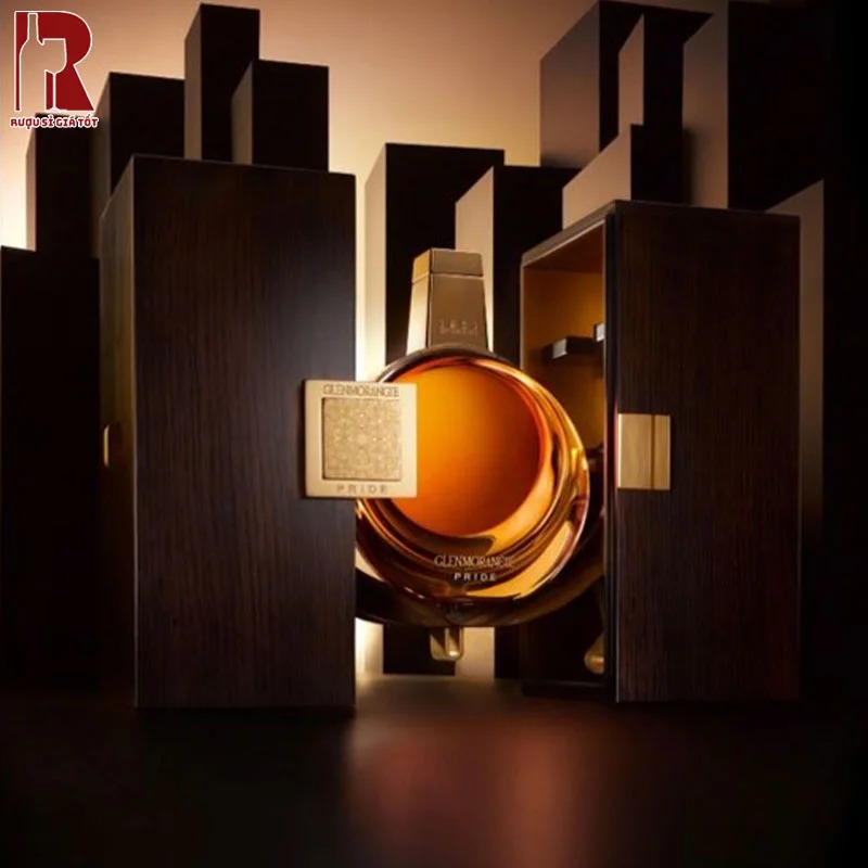 Rượu Glenmorangie Pride nổi bật với thiết kế vỏ chai mới lạ, đẳng cấp