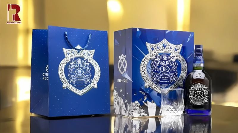 Chivas 18 Năm Blue Signature sở hữu vị rượu đậm đà và hương thơm sâu lắng, dễ chịu